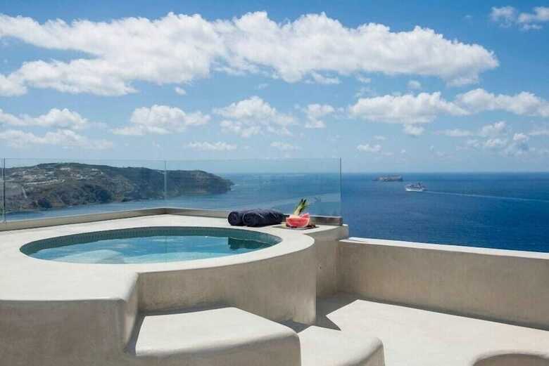 Hotel Caldera's Dolphin
