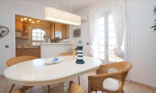 Casa De 3 Habitaciones Con Amarre L1124