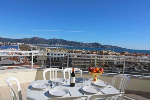Apartamento �tico Club N�utico Ref. 239