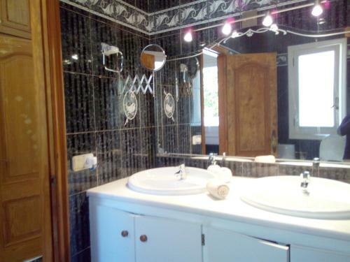 Chalet En Es Canutells Mah�n -casa Ana