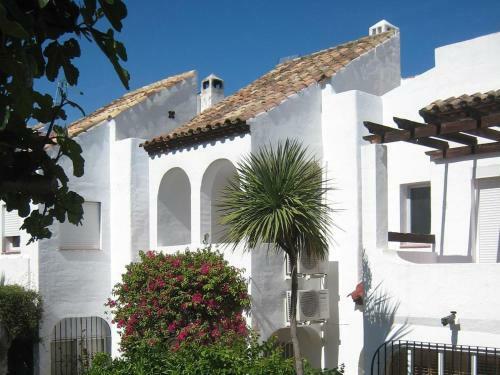 Beautiful Townhouse For 5 Persons, With Swimming Pool