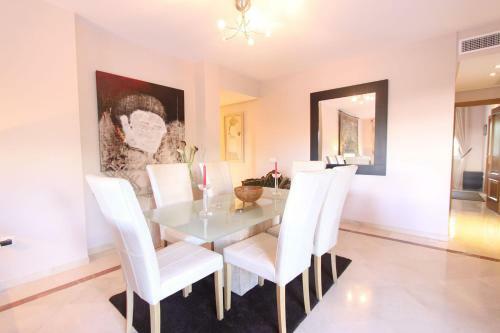 1126 Beachfront High Standard Apartment With Terrace