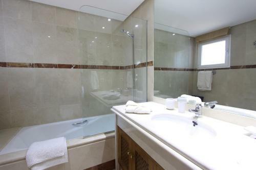 1126 Beachfront High Standard Apartment With Terrace
