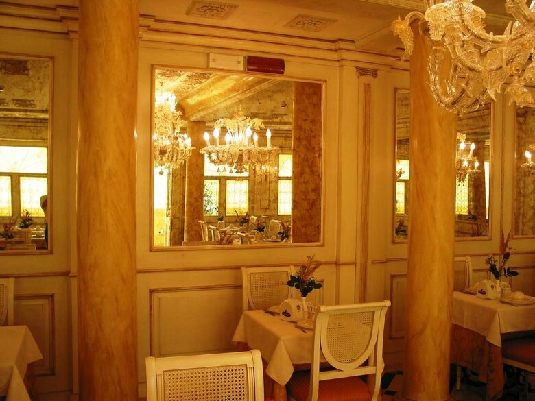 Hotel Belle Epoque