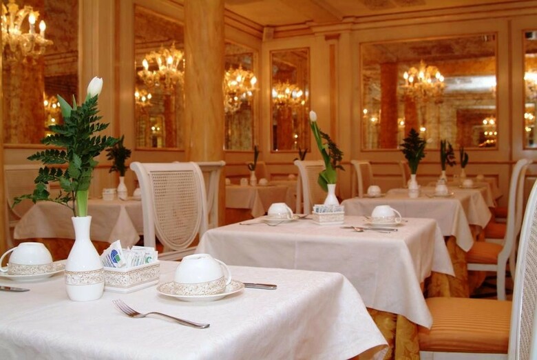 Hotel Belle Epoque