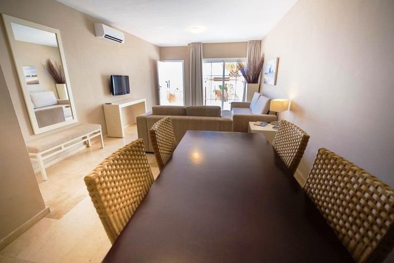 Apartamentos Los Olivos Beach Resort