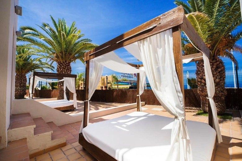 Apartamentos Los Olivos Beach Resort