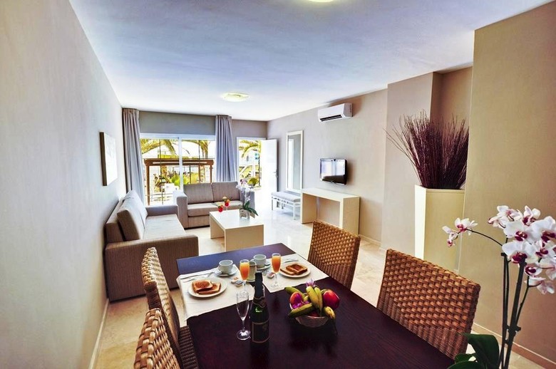 Apartamentos Los Olivos Beach Resort