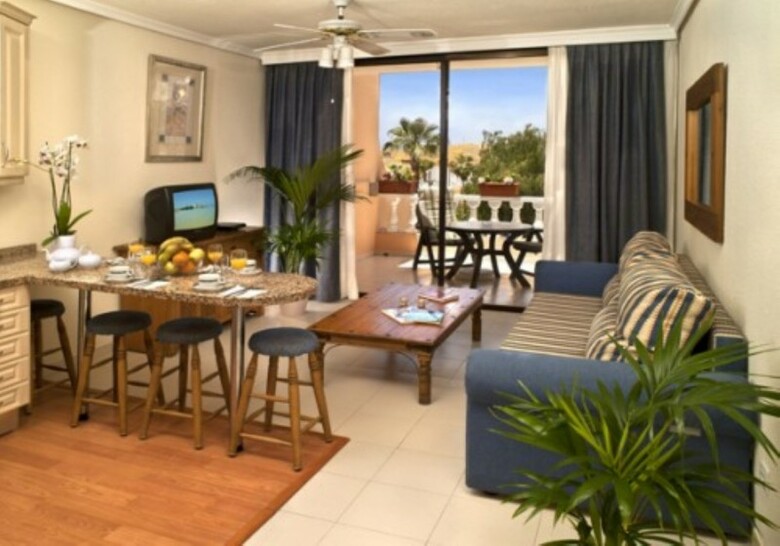 Aparthotel Paradise Court