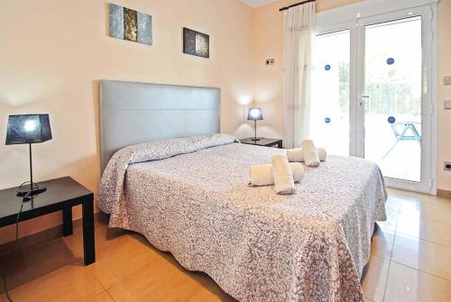 Fanadix Villa Sleeps 8 Air Con Wifi