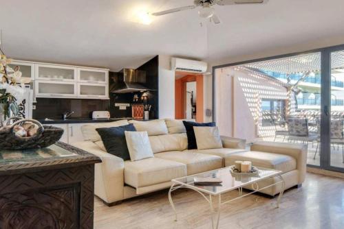 Apartamento Holidays2fuengirola Center Sea Front With Terrace