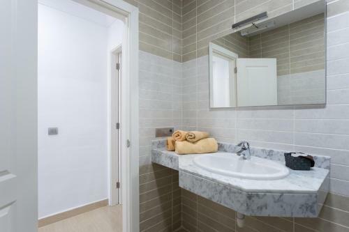 Royal Marina Bay Golf Apartment