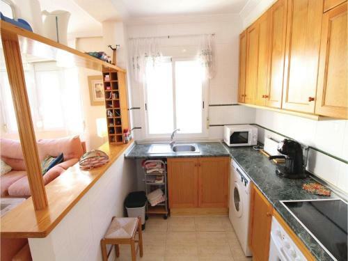 Three-bedroom Apartment In Guardamar Del Segura