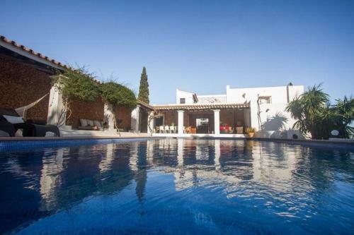 Ibiza Town Villa Sleeps 9 Pool Air Con Wifi