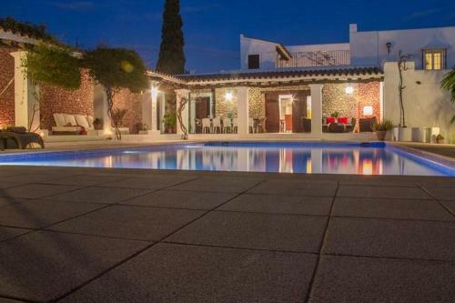 Ibiza Town Villa Sleeps 9 Pool Air Con Wifi