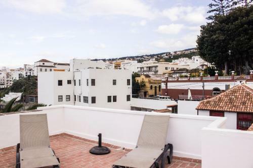 Canary Dreams Apartments