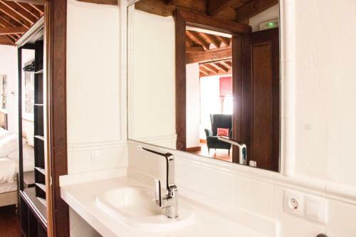 Canary Dreams Apartments