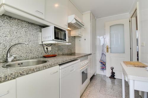 Apartamento Atenea @edificio Golden Life