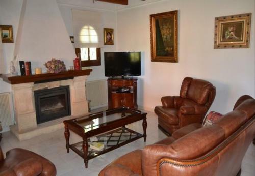 Jesus Pobre Chalet Sleeps 8 Pool