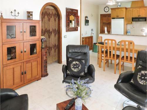 Three-bedroom Holiday Home In L'ametlla De Mar