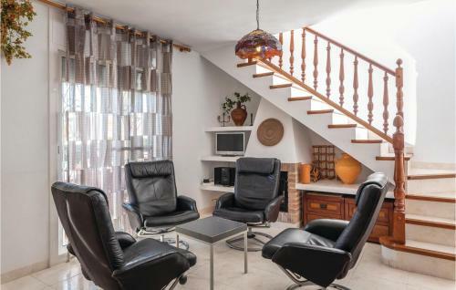 Three-bedroom Holiday Home In L'ametlla De Mar