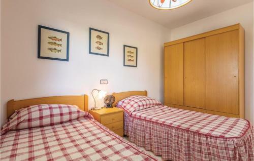 Three-bedroom Holiday Home In L'ametlla De Mar