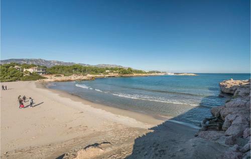Three-bedroom Holiday Home In L'ametlla De Mar
