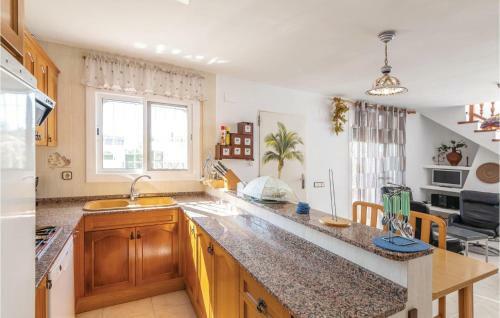 Three-bedroom Holiday Home In L'ametlla De Mar