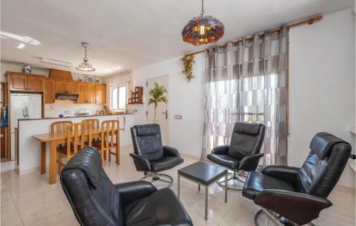Three-bedroom Holiday Home In L'ametlla De Mar