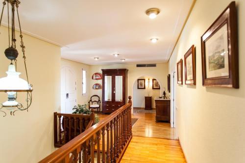 Orient - Excelent Villa In Marratx�