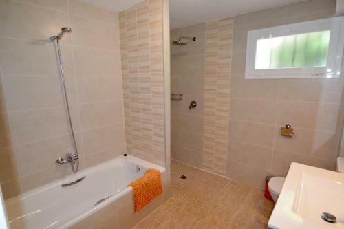 La Cala De Mijas Villa Sleeps 12 Pool Air Con Wifi