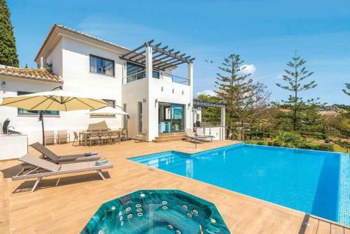 La Cala De Mijas Villa Sleeps 11 Air Con Wifi