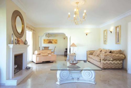 Riviera Del Sol Villa Sleeps 6 Air Con Wifi