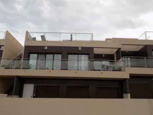 Top Floor Apartment By The Sea