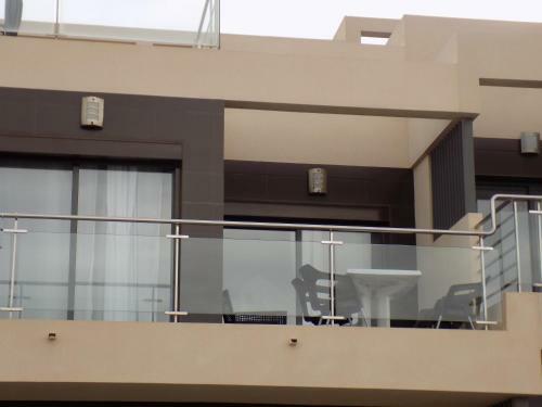 Top Floor Apartment By The Sea