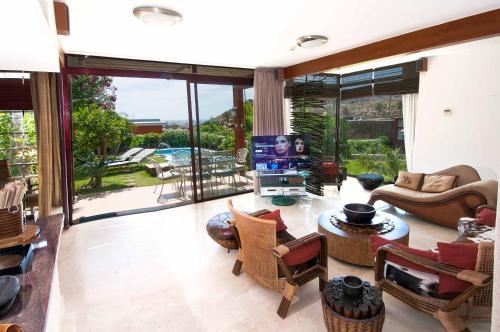 Tauro Villas