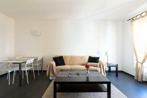 Apartamento Nuevo Y Amplio Junto A La Playa