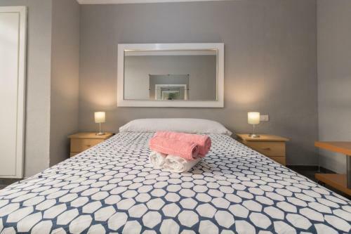 Central Square Apartment "with Sea Views"