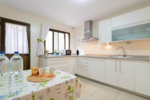 Hostal Huge Chalet To Share