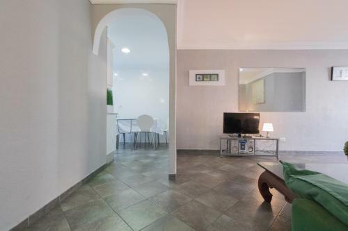 Central Square Apartment To Share "with Sea Views"
