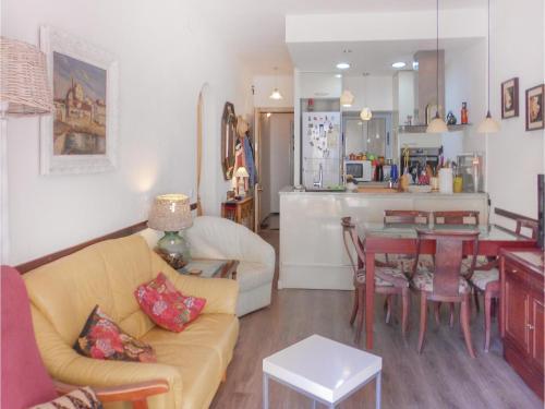 Three-bedroom Apartment In Llanca
