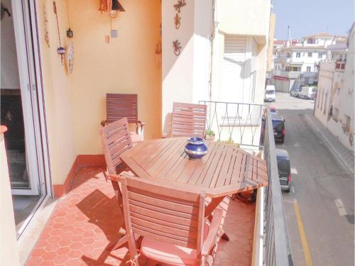 Three-bedroom Apartment In Llanca