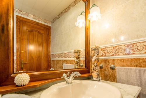 Lloret De Mar Villa Sleeps 11 Pool Air Con Wifi
