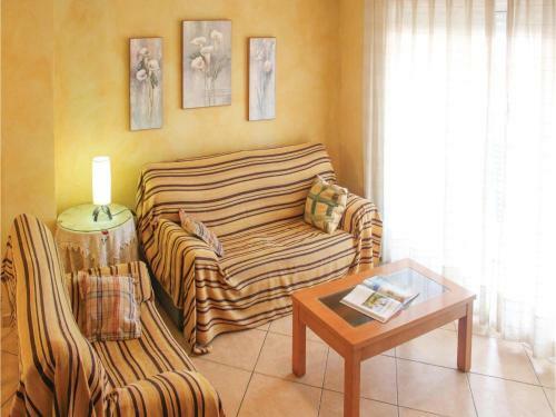Five-bedroom Apartment In Los Alcazares