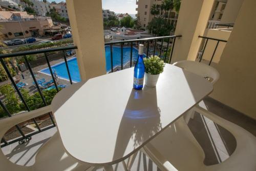 Apartment With Heated Pool In Los Cristianos