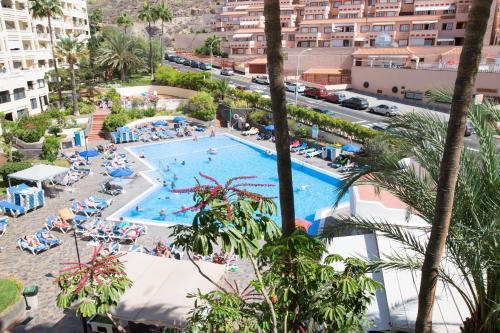 Apartment With Heated Pool In Los Cristianos