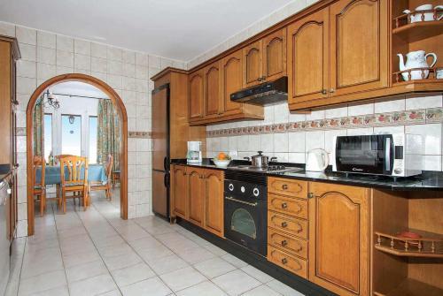Macher Villa Sleeps 10 Wifi
