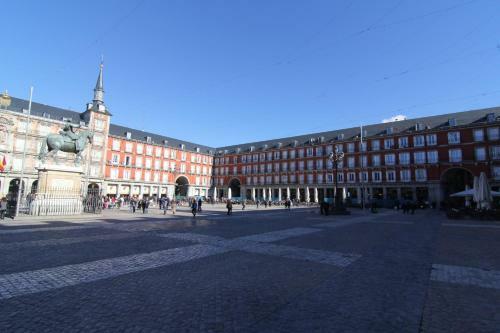 Silver Madrid Apartments