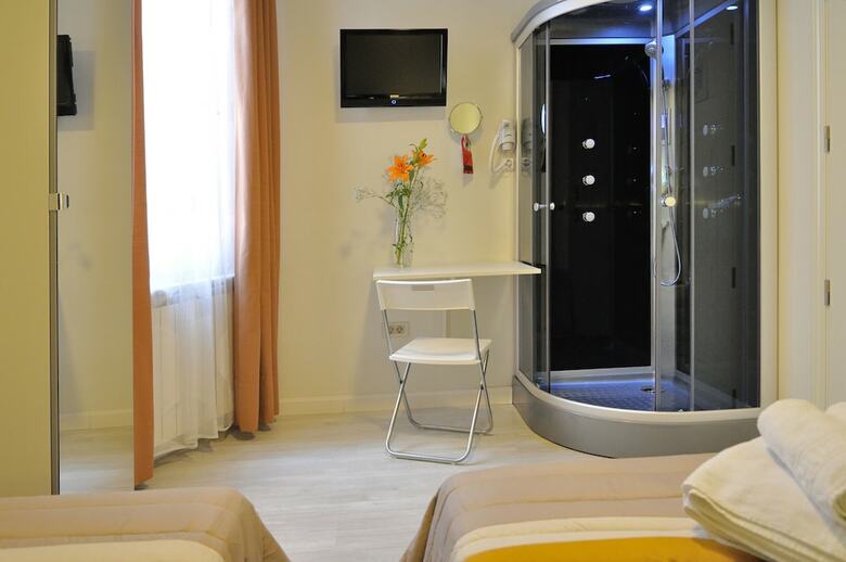 Albergue Far Home Plaza Mayor