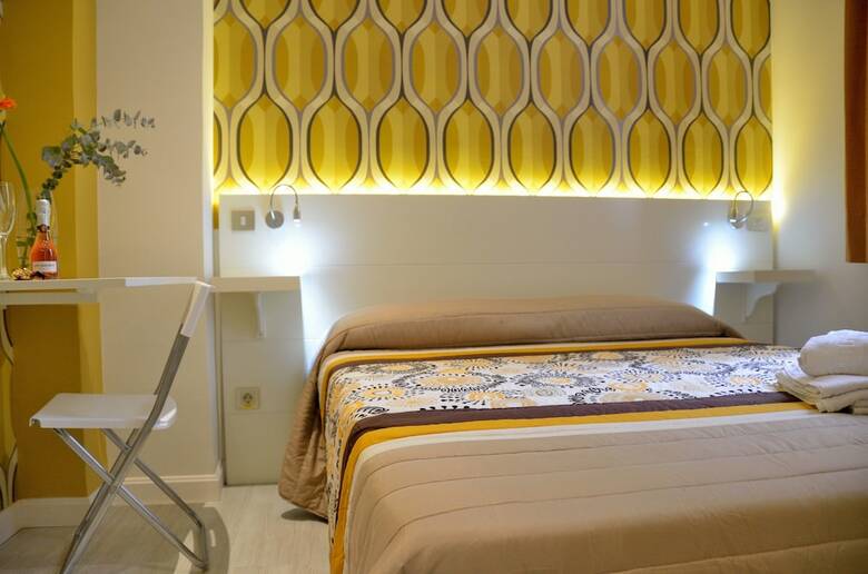 Albergue Far Home Plaza Mayor